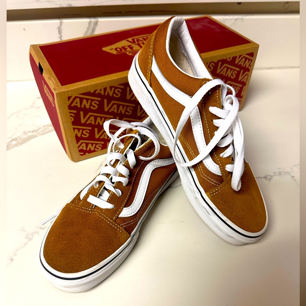 Super rare camel old school vans. Size 7.5 w